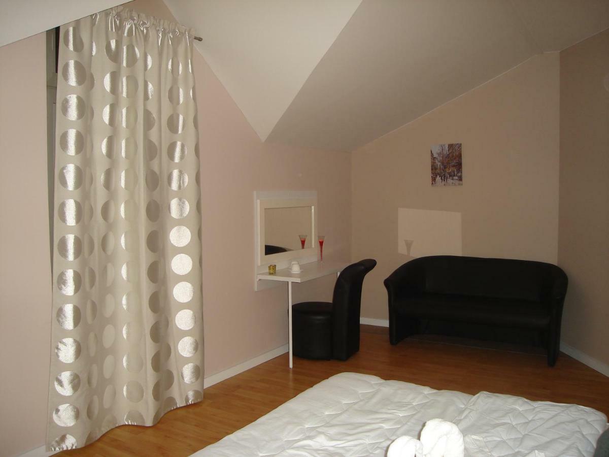 Home Away From Home Skopje Luaran gambar